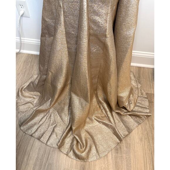 Mac Duggal One Shoulder Metallic Ruffled Evening Gown In Oyster 66975 Size 8 New - Picture 12 of 16